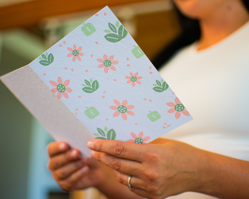 Carte de souhait ensemencée fleurs sauvages